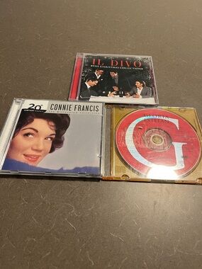 Connie Francis, Il Divo & Gloria Estefan CD Bundle - Red, Gold, Black